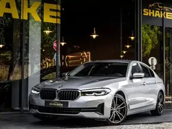 Cinzento Usado 2021 BMW 520 Luxury Line Sedan | € 32.790 (Super Preço)