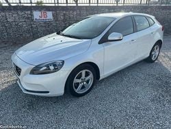 Branco Usado 2015 Volvo V40 Momentum Carrinha | € 14.950 (Preço elevado)
