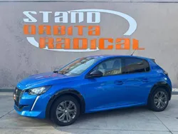 Azul Usado 2022 Peugeot e-208 Allure Citadino | € 19.850 (Preço justo)