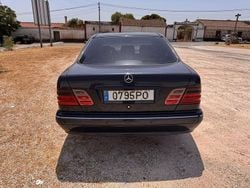 Usado 2000 Mercedes E320 Sedan | € 5.500