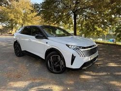 Branco Usado 2024 Peugeot e-3008 SUV | € 41.990 (Preço elevado)