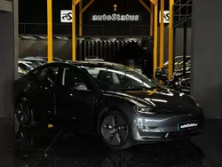 Cinzento Usado 2022 Tesla Model 3 Sedan | € 34.990 (Caro)