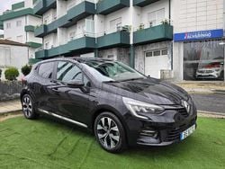Preto Usado 2023 Renault Clio V Evolution | € 18.950 (Preço justo)