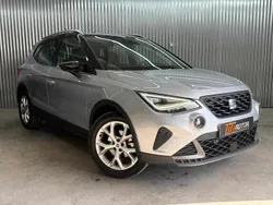 Cinzento Usado 2022 Seat Arona SUV | € 17.450 (Preço justo)
