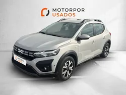 Cinza Usado 2024 Dacia Sandero Expression Citadino | € 17.490 (Preço justo)