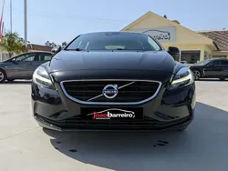 Preto Usado 2019 Volvo V40 Momentum Carrinha | € 16.900 (Preço justo)