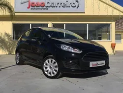 Preto (metalizado) Usado 2015 Ford Fiesta Trend Citadino | € 9.900 (Preço justo)