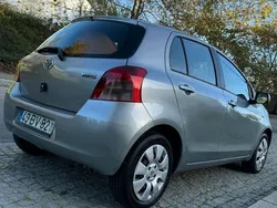 Usado 2006 Toyota Yaris Sedan | € 4.600