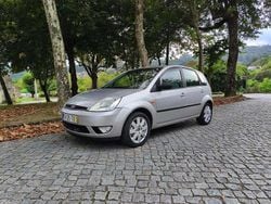Cinzento Usado 2002 Ford Fiesta ST Citadino | € 2.950 (Preço justo)