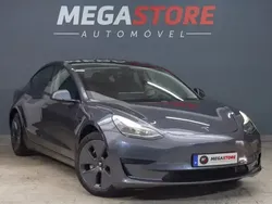 Cinzento Usado 2021 Tesla Model 3 Sedan | € 24.450 (Preço justo)