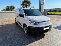 Branco Usado 2023 Fiat Doblò Monovolume | € 17.950 (Preço justo)