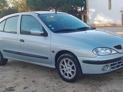 Usado 2000 Renault Mégane Sedan | € 1.650