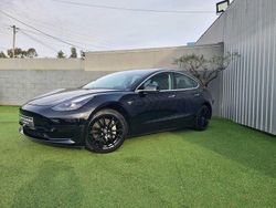 Usado 2021 Tesla Model 3 Standard Range Sedan | € 22.990 (Bom preço)