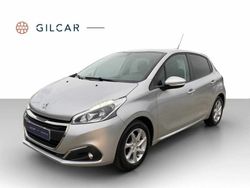 Cinzento (metalizado) Usado 2016 Peugeot 208 Active Citadino | € 8.990 (Preço elevado)