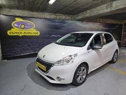 Branco Usado 2014 Peugeot 208 Active Citadino | € 7.500 (Bom preço)