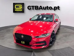 Vermelho Usado 2021 Jaguar XE Sedan | € 44.900