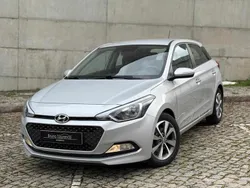 Cinzento Usado 2017 Hyundai i20 Style | € 11.900 (Preço justo)