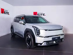 Cinza Novo 2025 Kia EV9 First Edition SUV | € 79.582