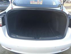 Branco Usado 2019 Tesla Model 3 Standard Range Plus Sedan | € 22.900 (Preço justo)