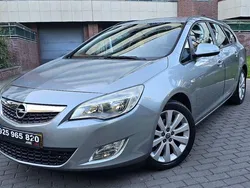 Cinzento Usado 2011 Opel Astra Cosmo Sedan | € 5.200 (Preço justo)