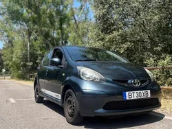 Cinzento Usado 2010 Toyota Aygo Citadino | € 4.500