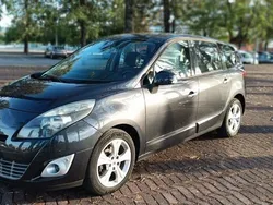 Cinza Usado 2012 Renault Scénic III Bose Edition Monovolume | € 8.000 (Preço justo)