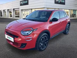 Laranja Usado 2024 Fiat 600 La Prima SUV | € 27.900 (Bom preço)