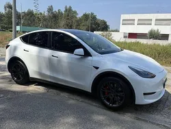 Usado 2023 Tesla Model Y Standard Range SUV | € 31.000