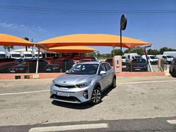 Cinzento prata metalizado Usado 2021 Kia Stonic LX SUV | € 15.950 (Preço justo)