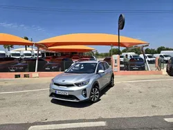 Cinzento prata metalizado Usado 2021 Kia Stonic LX SUV | € 15.950 (Preço justo)