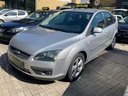 Cinza prata Usado 2005 Ford Focus Citadino | € 5.750 (Preço elevado)