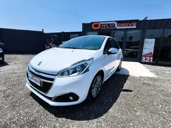 Usado 2018 Peugeot 208 Style Citadino | € 11.275 (Preço justo)