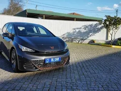 Cinzento Usado 2022 Cupra Born Citadino | € 25.499 (Preço justo)