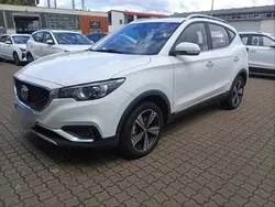 Branco Usado 2021 MG ZS Luxury Sedan | € 19.650 (Preço justo)