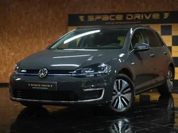 Cinzento Usado 2018 VW e-Golf Citadino | € 21.900