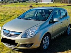 Usado 2009 Opel Corsa Sedan | € 4.900 (Preço justo)