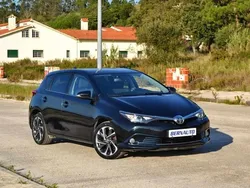 Cinzento Usado 2016 Toyota Auris Comfort Citadino | € 13.800
