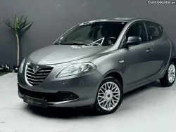 Cinza Usado 2015 Lancia Ypsilon Citadino | € 7.990