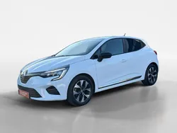 Branco Usado 2023 Renault Clio V Evolution | € 16.490 (Bom preço)