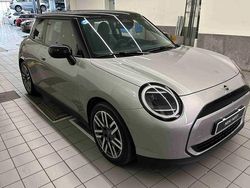 Cinzento Usado 2024 Mini Cooper Classic Citadino | € 30.900 (Caro)