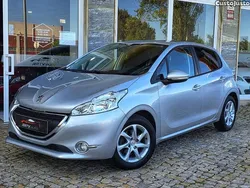 Cinza Usado 2013 Peugeot 208 Active Citadino | € 8.450 (Preço justo)