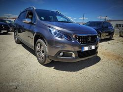 Cinzento Usado 2017 Peugeot 2008 Style SUV | € 14.000 (Preço justo)