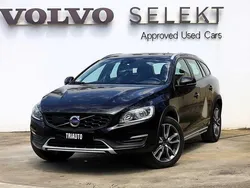Preto Usado 2018 Volvo V60 CC Carrinha | € 16.300