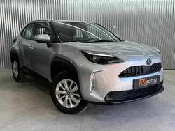 Cinzento Usado 2022 Toyota Yaris Hybrid | € 23.450 (Preço justo)