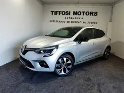 Cinzento Usado 2023 Renault Clio V Techno | € 18.750 (Preço justo)