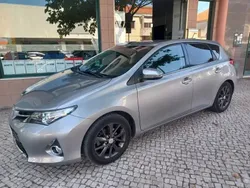 Cinzento Usado 2015 Toyota Auris Edition Citadino | € 16.480