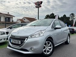 Cinza Usado 2013 Peugeot 208 Active Citadino | € 7.900 (Preço justo)