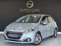Cinzento Usado 2015 Peugeot 208 Citadino | € 9.990 (Preço justo)
