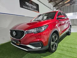 Vermelho Usado 2021 MG ZS Luxury Sedan | € 19.500 (Preço justo)