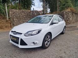 Branco Usado 2013 Ford Focus Titanium Citadino | € 10.500 (Preço justo)
